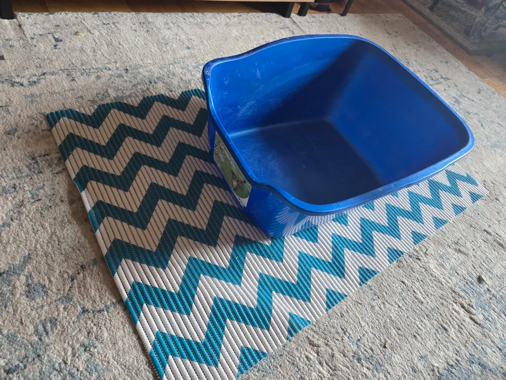 FREE Used Litter Box and Mat thumbnail