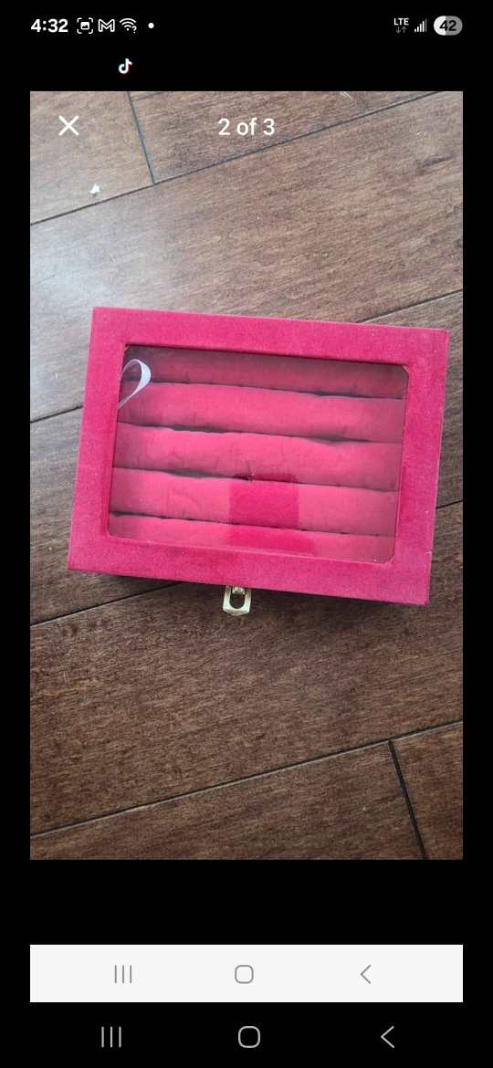 Red Velvet Ring Display Box