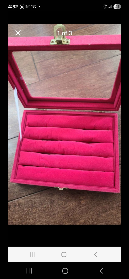 Red Velvet Ring Display Box - photo 2