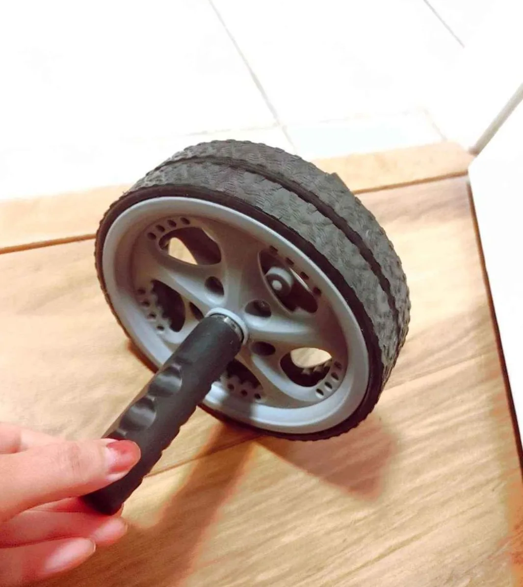 Ab Roller Wheel for Core Workout thumbnail