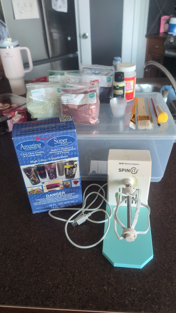 We R Memory Keepers Spin It & Resin Kit