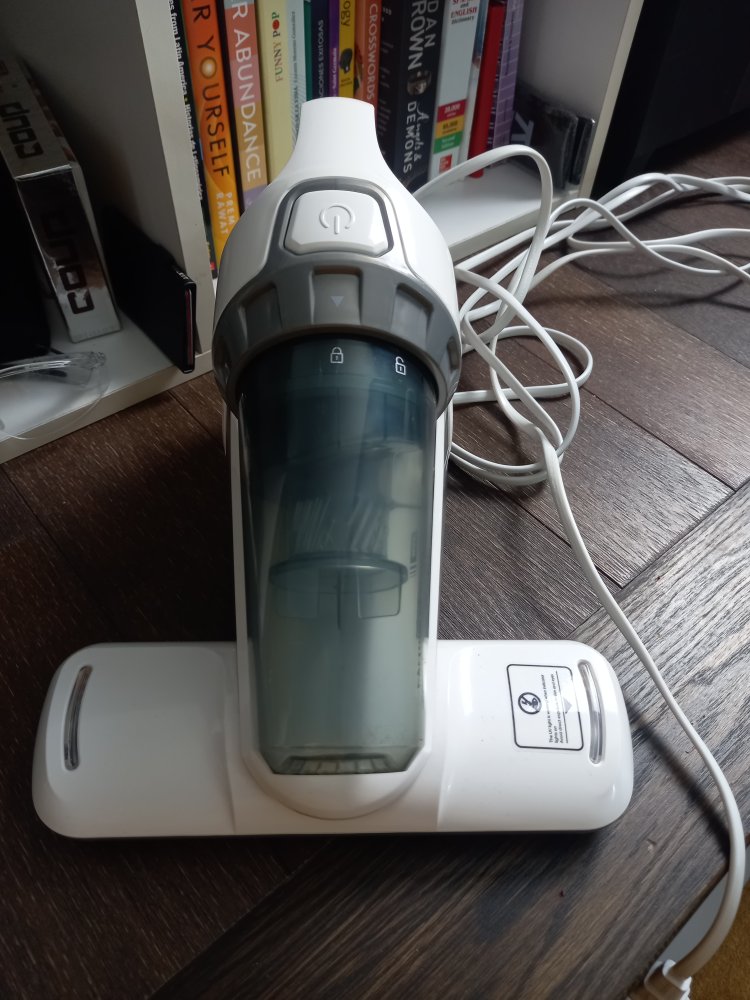 DIBEA UV-10 White Vacuum Cleaner
