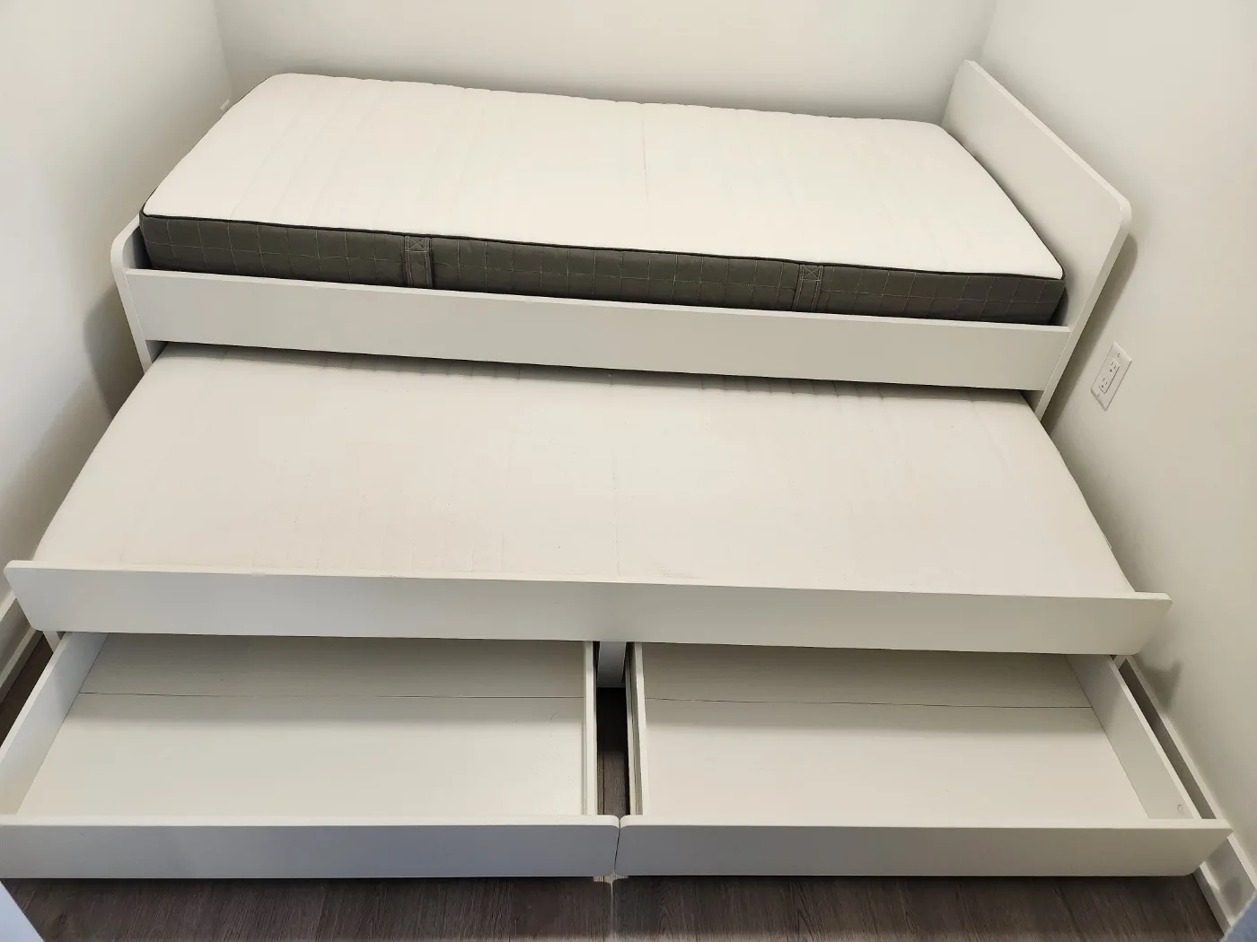 Ikea pull-out bed (SLÄKT) image indicator(2)