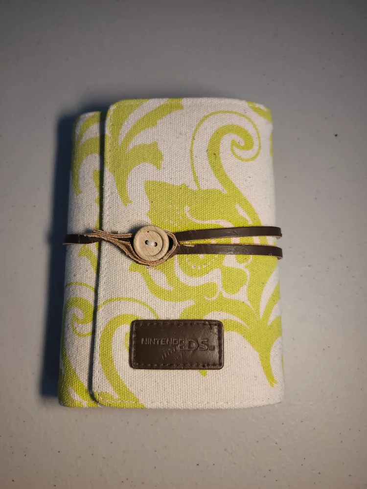Nintendo DS Canvas case thumbnail