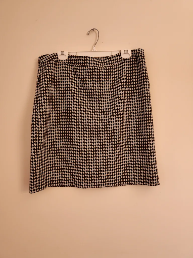 Kate Hill Houndstooth Skirt - Size 16 thumbnail