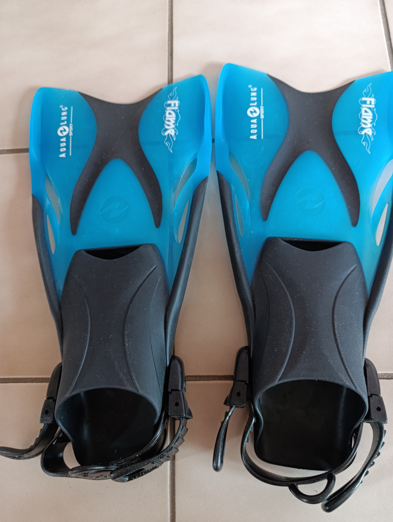 Kids Aqua Lung Snorkel Set with Fins (L/XL)
