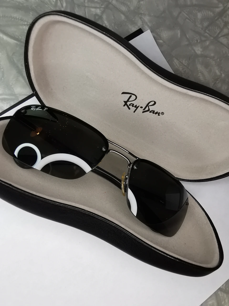 Vintage Italian Ray-Bans w official Ray Bans case - photo 5