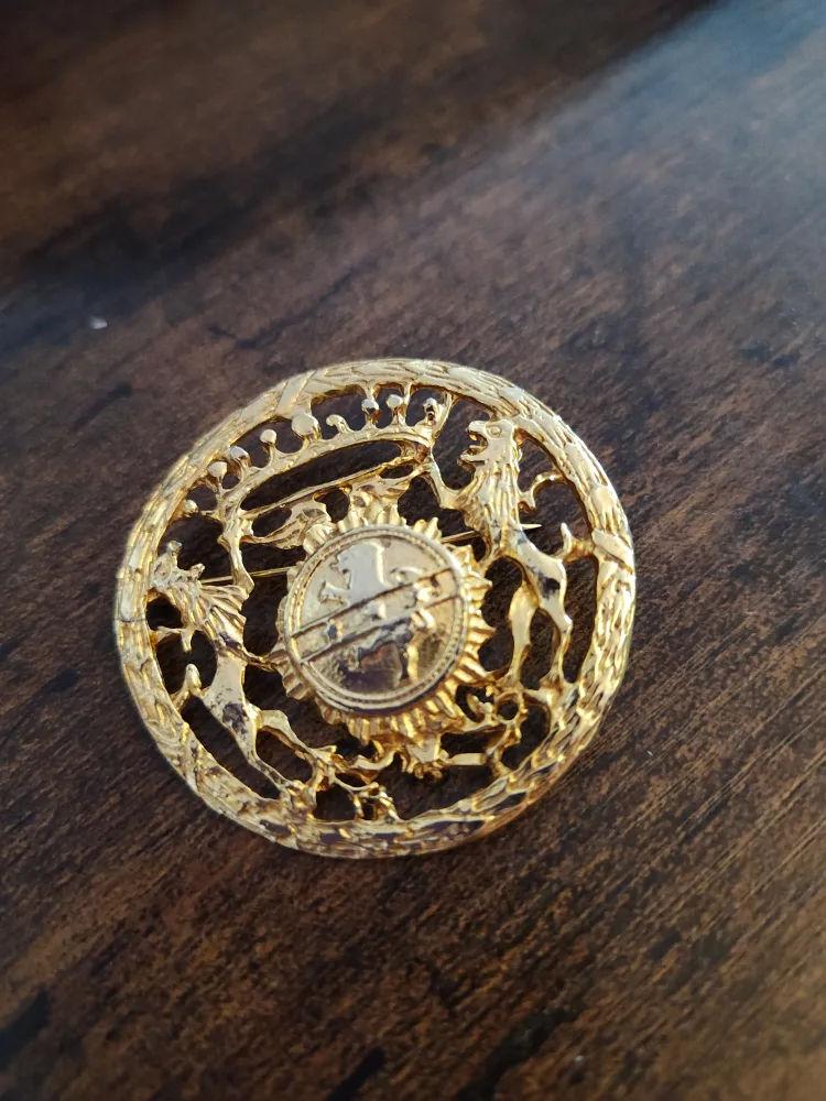 Vintage Gold Tone Heraldic Brooch thumbnail