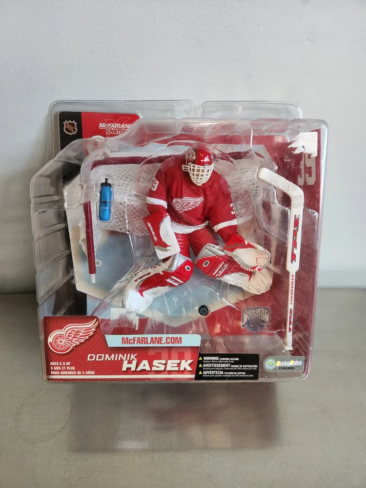 McFarlane Dominik Hasek NHL Figurine thumbnail
