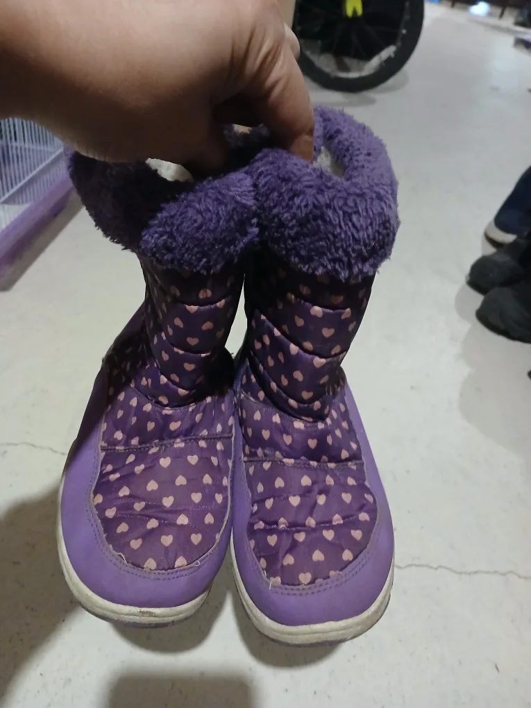 Purple Winter Boots with Hearts thumbnail