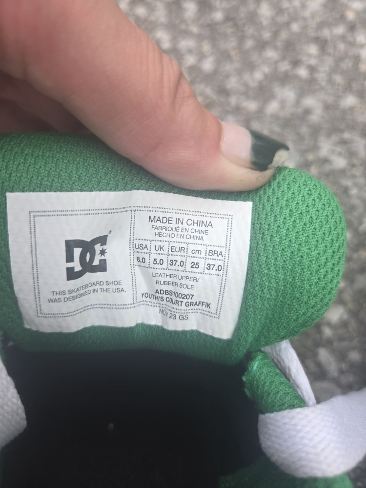 DC Youth Court Graffik Skate Shoes - Size 6 - photo 2