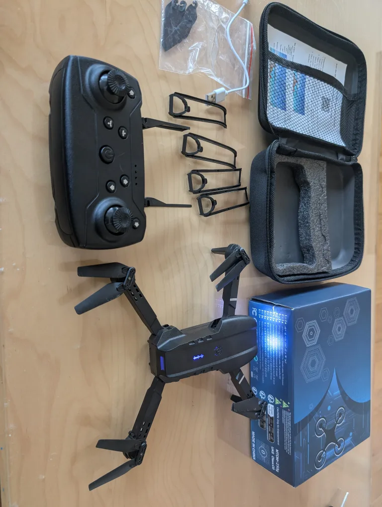 🥕Foldable Black Drone Pro with case! image indicator(8)