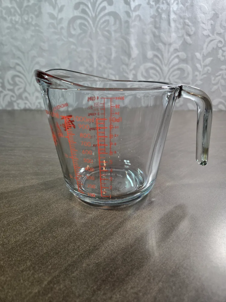 Anchor Hocking Fire-King 4-Cup Measuring Cup image indicator(2)