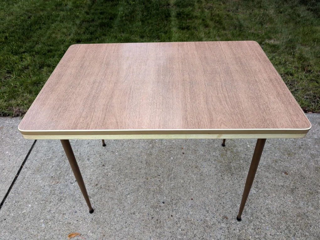 Adorable RETRO Vintage Table image indicator(2)