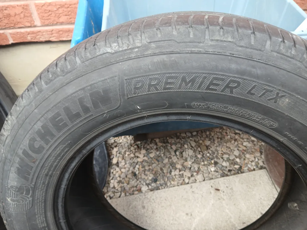 Michelin Premier LTX 225/65R17 Tires image indicator(4)