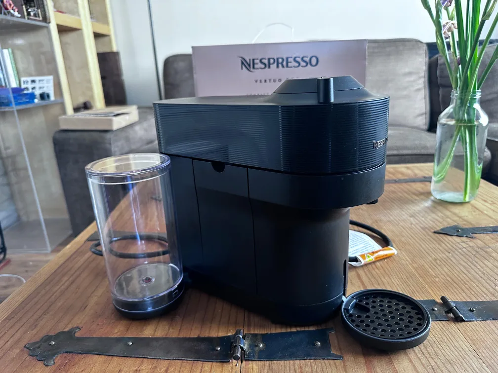 Nespresso Vertuo Pop+ Coffee Machine - Black image indicator(2)