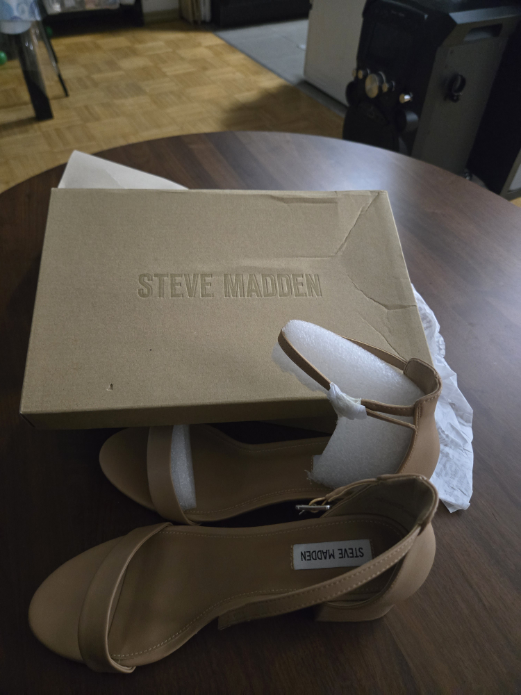 Steve Madden Irene Blush Sandals - Size 11