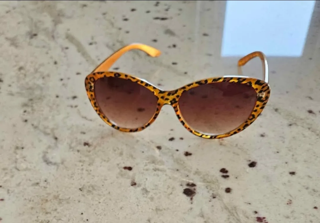 Leopard Print Sunglasses thumbnail