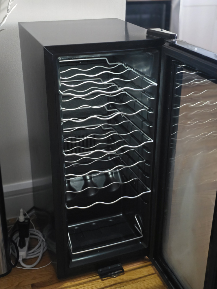 Ivation 18 Bottle Wine Cooler - photo 2