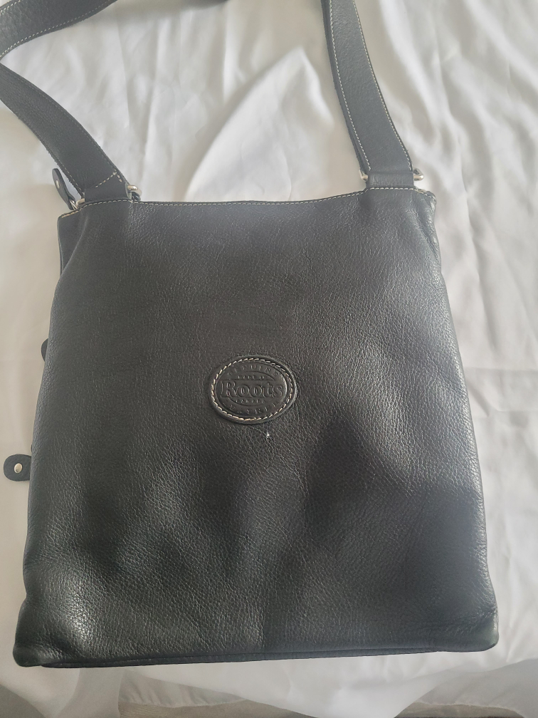 Roots Black Leather Crossbody Bag - photo 2