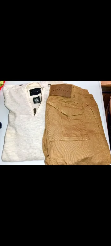 Mixed Lot of Boys' Clothing & Hats image indicator(4)