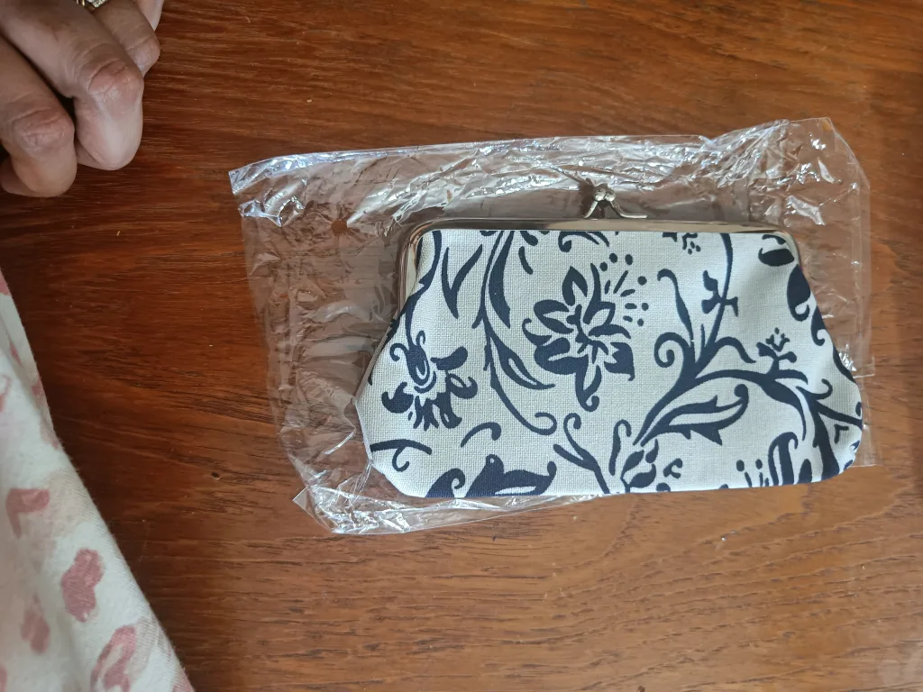 Floral Clutch Purse - New in Package image indicator(4)