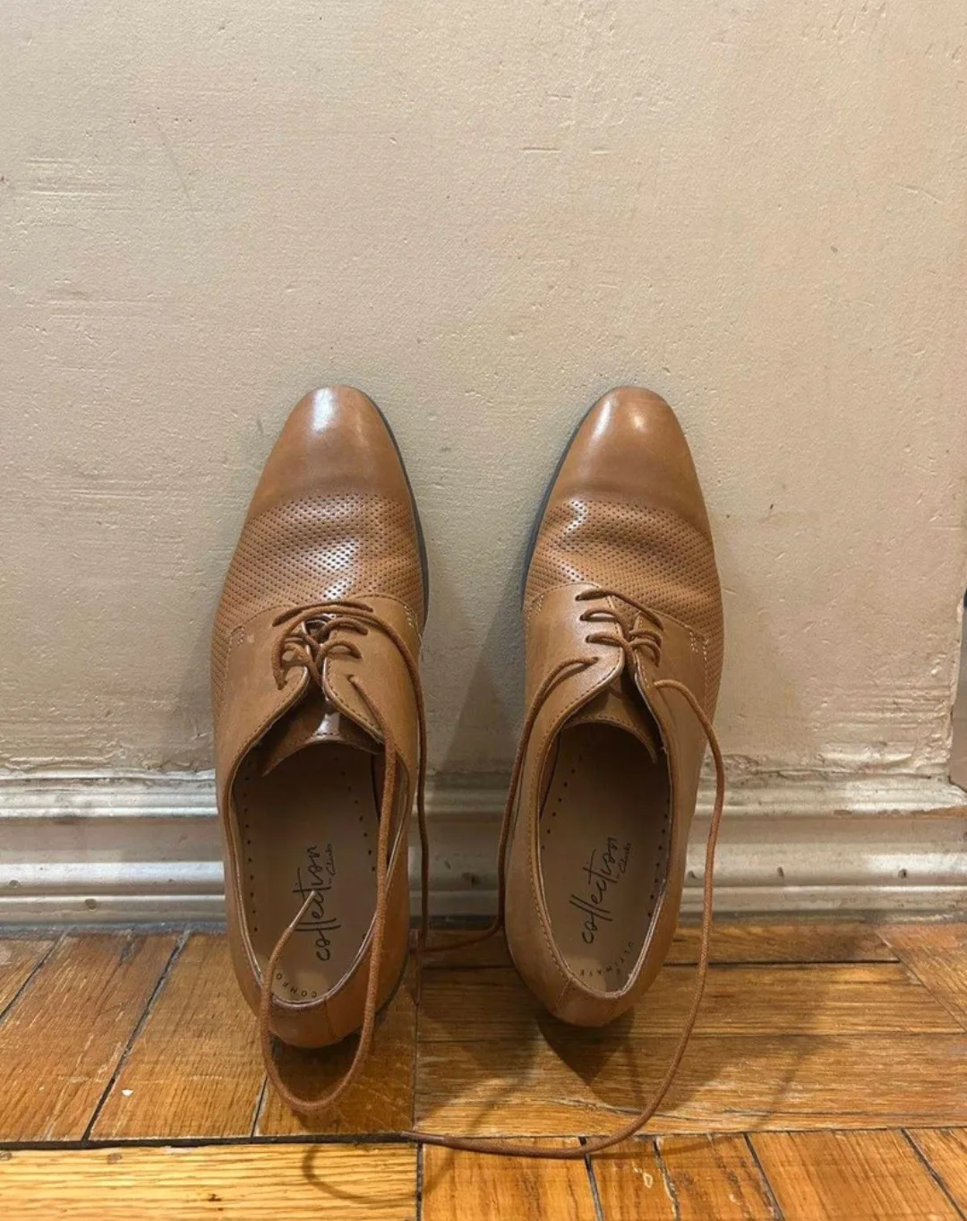 Men's Tan Leather Dress Shoes image indicator(2)