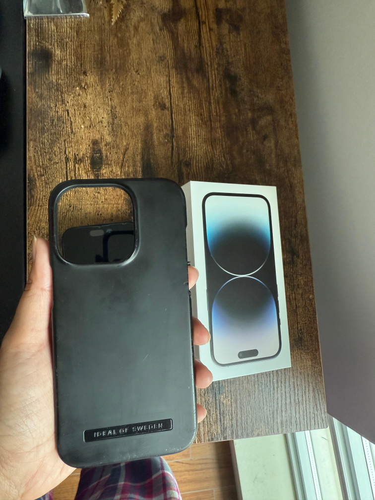 iPhone 14 Pro (128 gb) - Black - Includes Case - photo 5