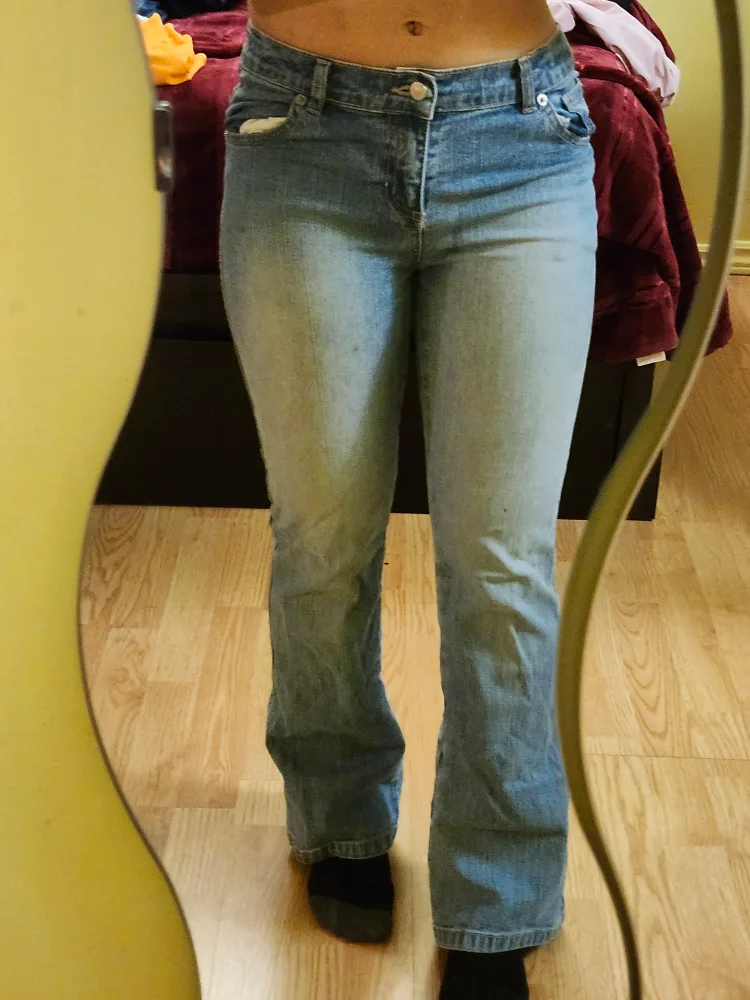 Low-rise Flared Jeans image indicator(2)