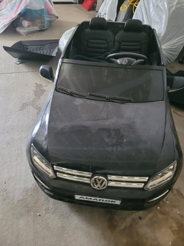 Volkswagen Amarok Ride-On Truck - Black - photo 2