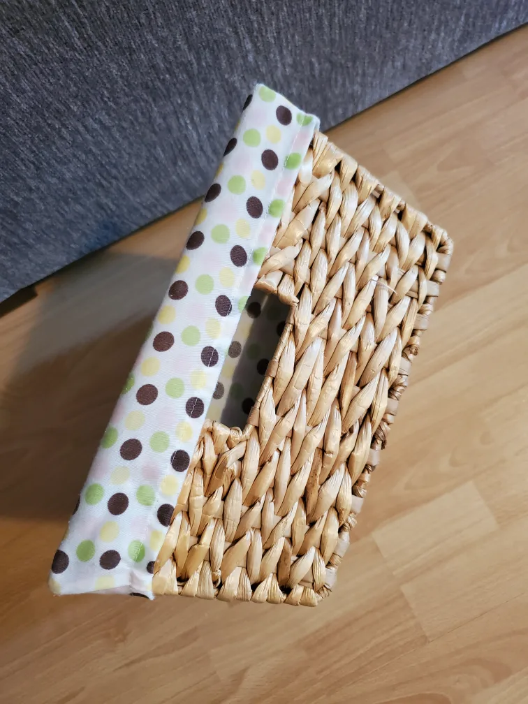 Wicker Basket with Polka Dot Liner image indicator(3)