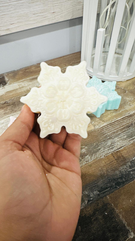 Snowflake Shaped Candles + FREE RAINBOW Shaped Candle - photo 4