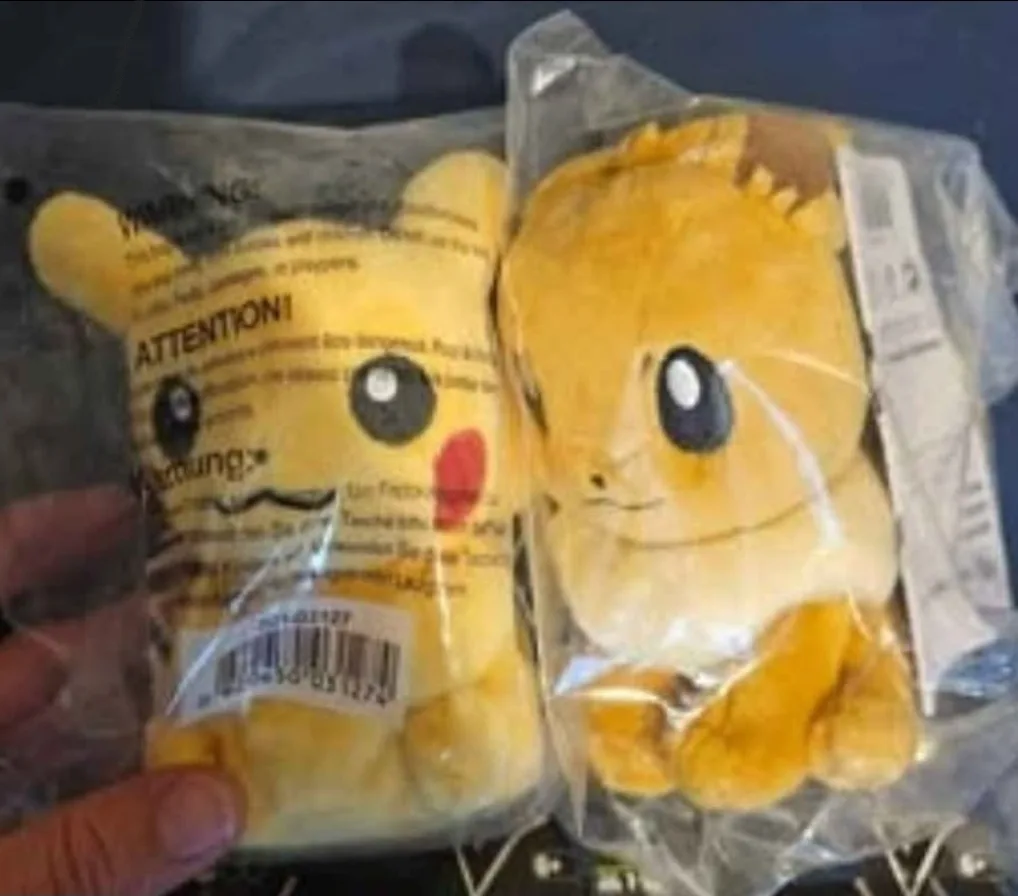 Pokemon Center Plushies Eevee and Pikachu (Both Sealed) image indicator(3)