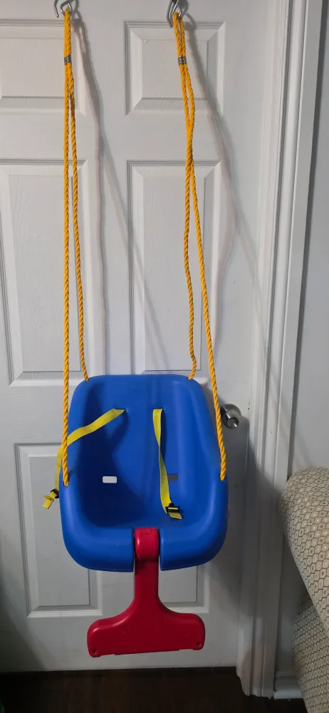 Little Tikes Blue/Red Toddler Swing image indicator(2)