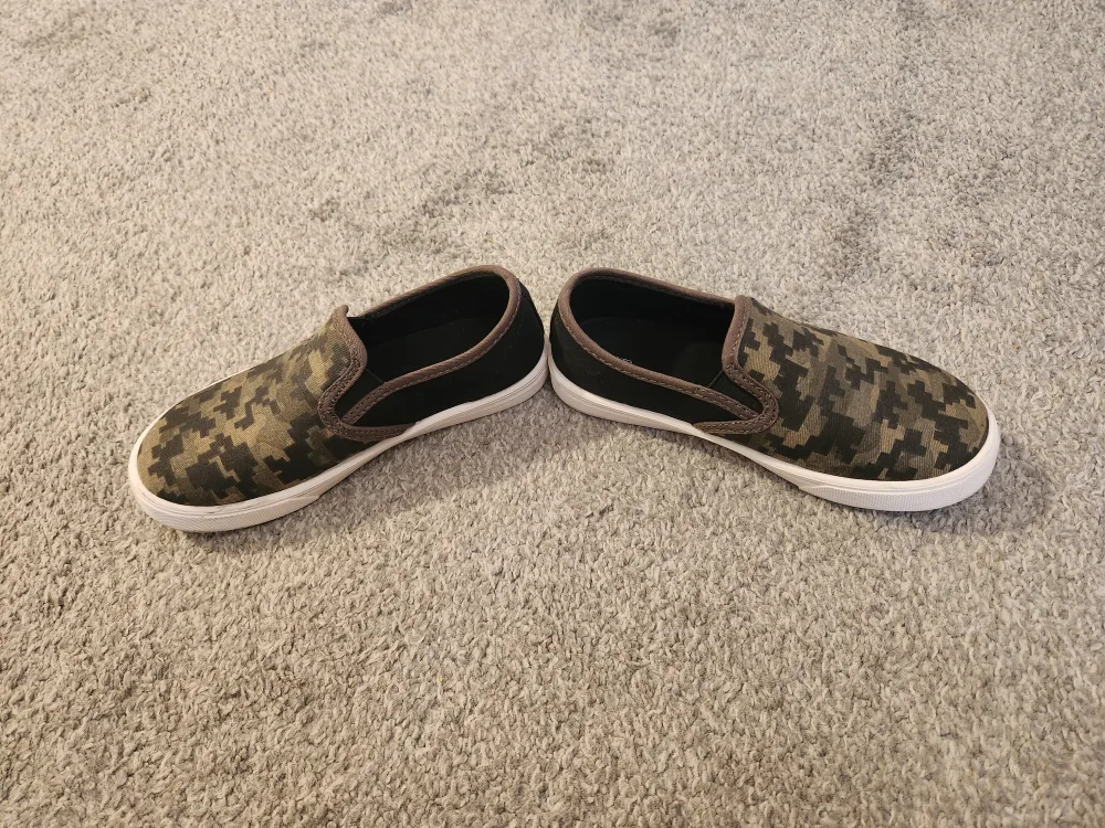 George Camo Slip-On Shoes/Loafers - Kids Size 11 image indicator(4)