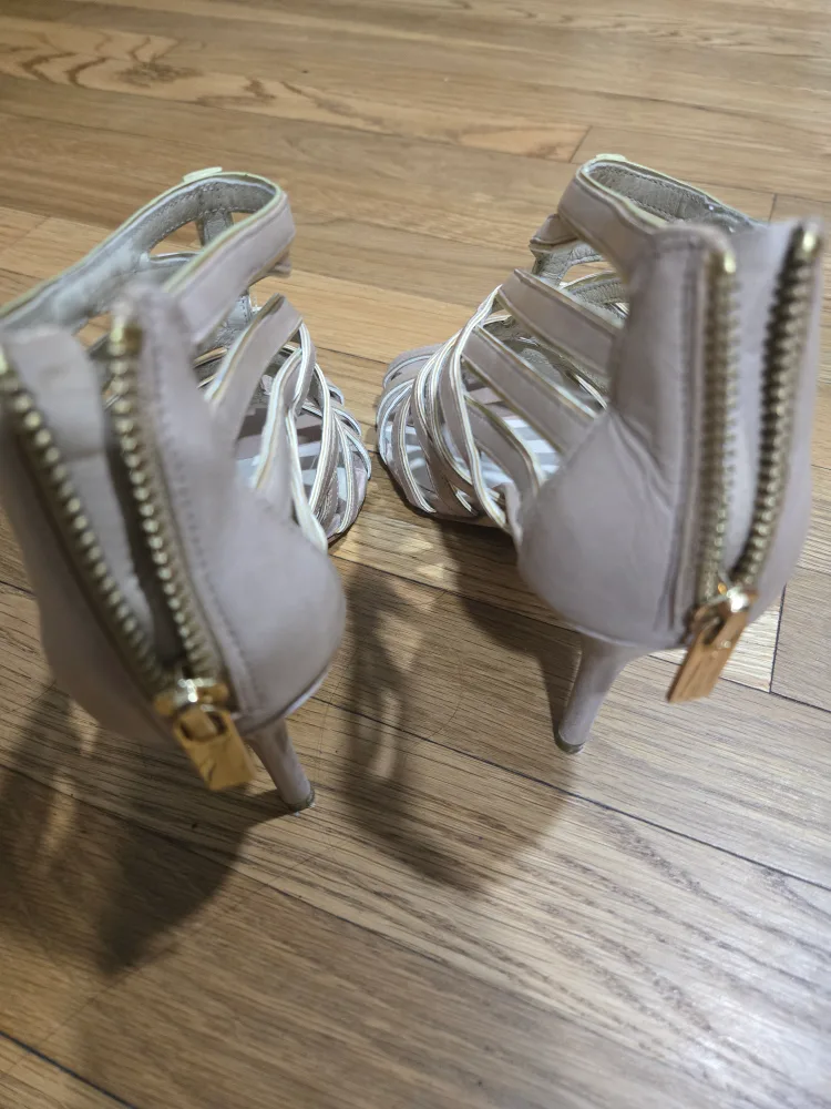 Michael Kors Heels, Size 7 image indicator(2)