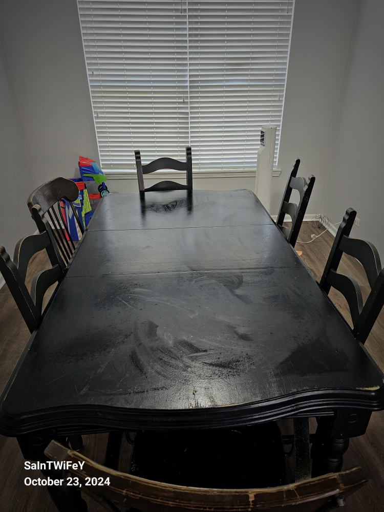 dinng table - photo 3