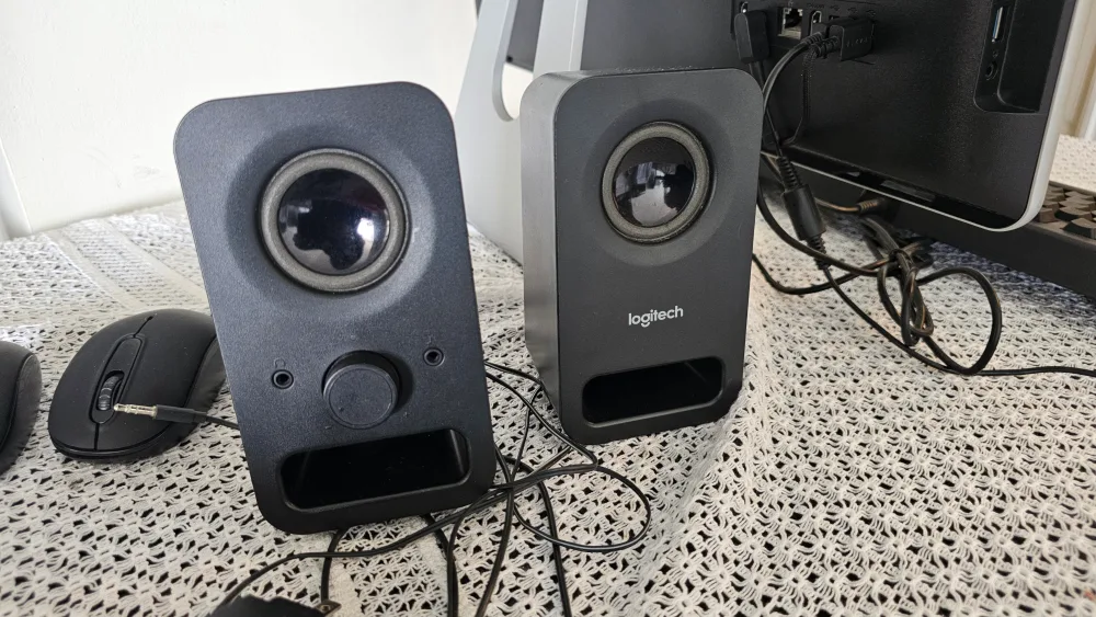Logitech Speakers - Great Sound! thumbnail