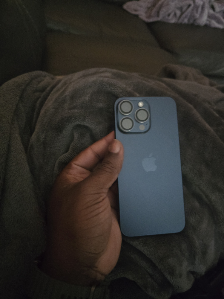 Apple iPhone 15 Pro Max - photo 3