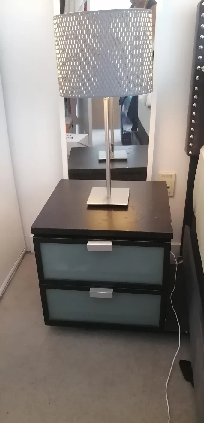 2 bedside tables
