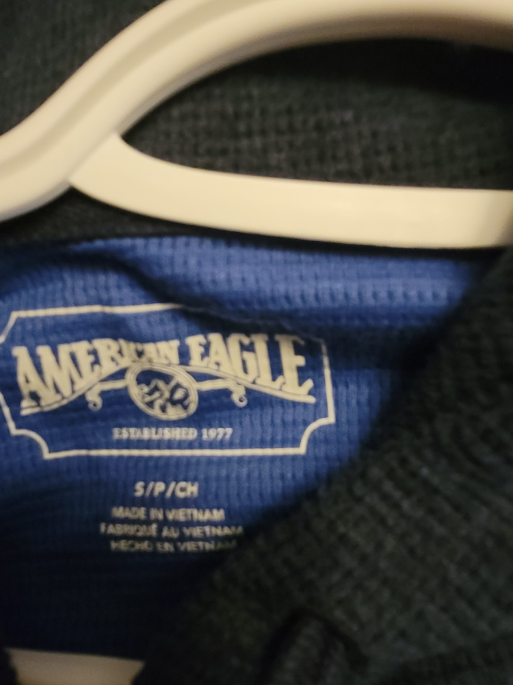 American Eagle Hoodie - Size Small - photo 2