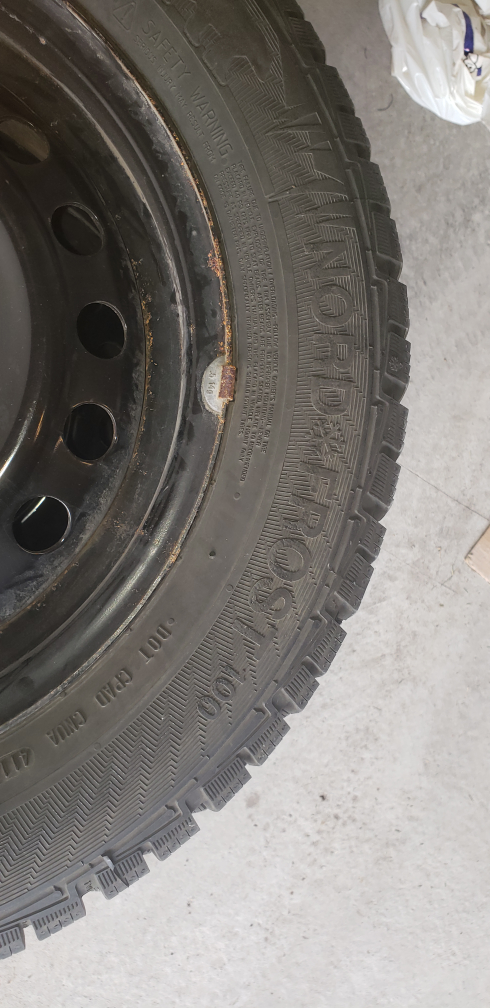 Gislaved Nord Frost 100 Winter Tires with Steelies 185/65R15 - photo 3