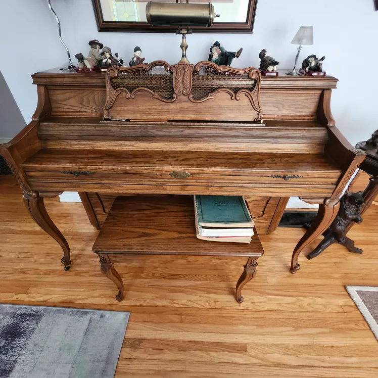 Wurlitzer Upright Piano image indicator(3)