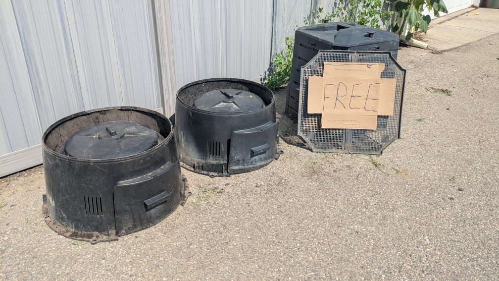 Composters - FREE! - photo 2