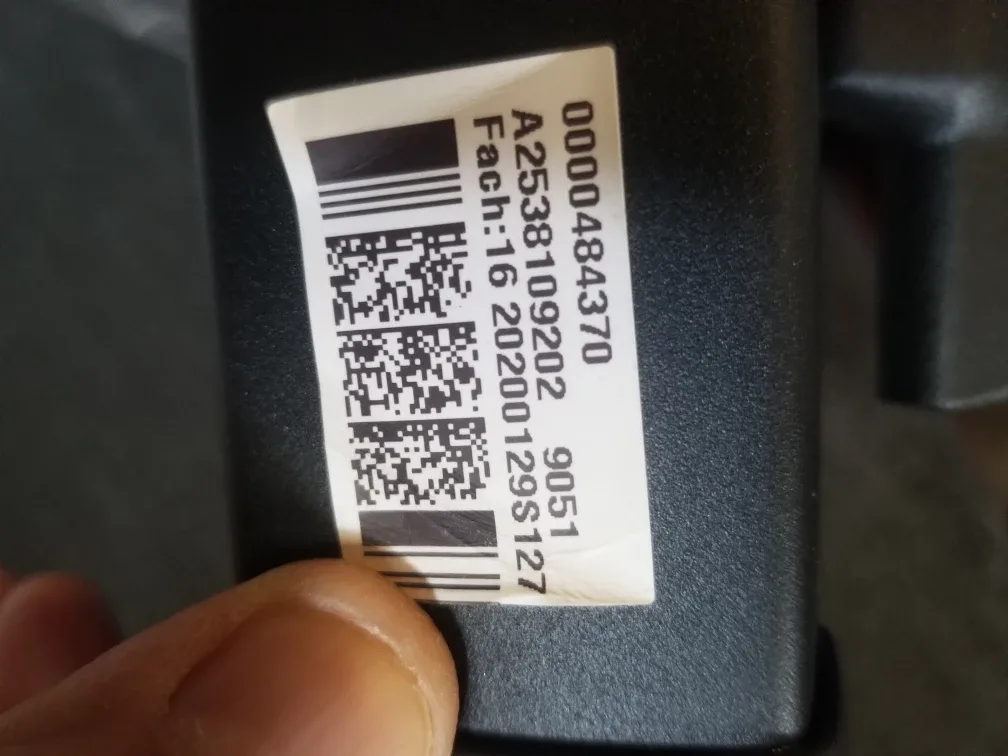 benz glc  Trunk Cargo Cover image indicator(2)