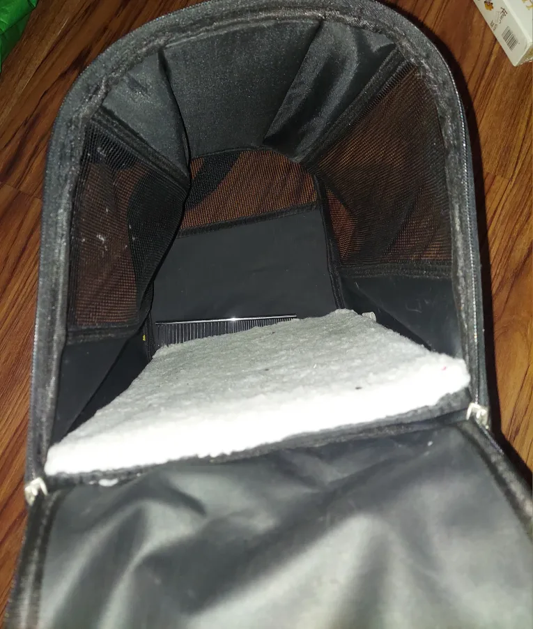 Black Pet Carrier image indicator(7)