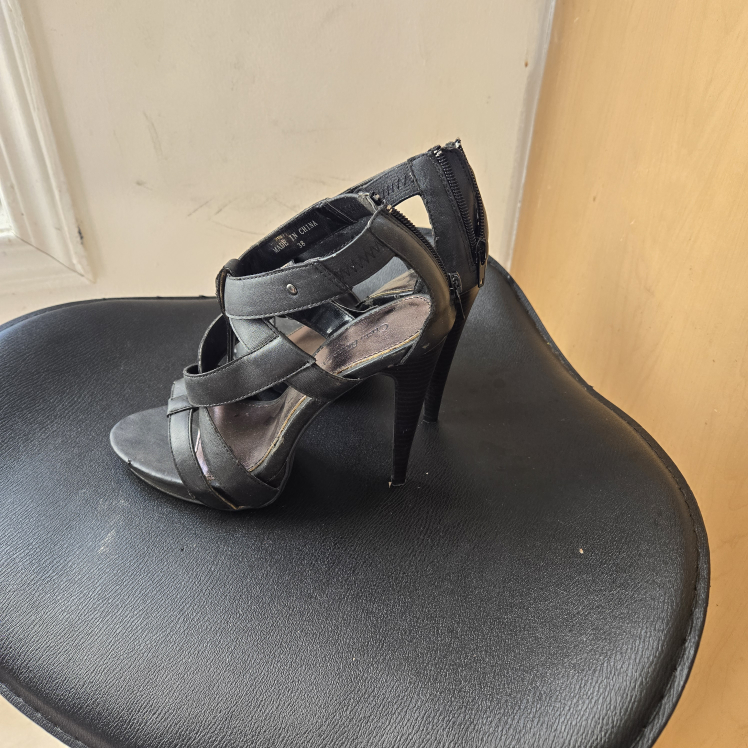 Costa Blanca Black Heels - Size 8 - photo 2