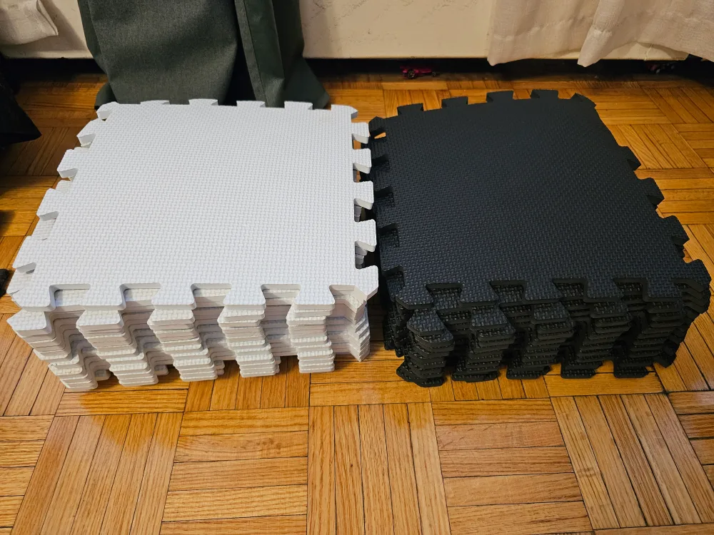Foam Interlocking Floor Mats - Black & White thumbnail