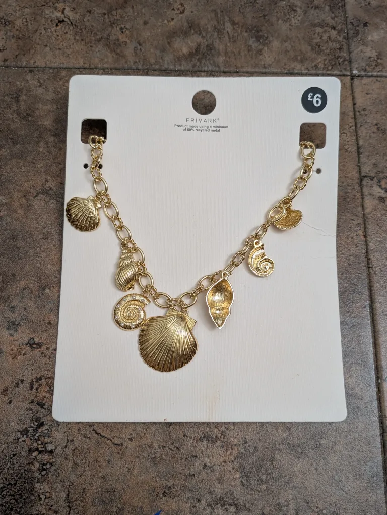 Primark Gold Seashell Charm Necklace thumbnail