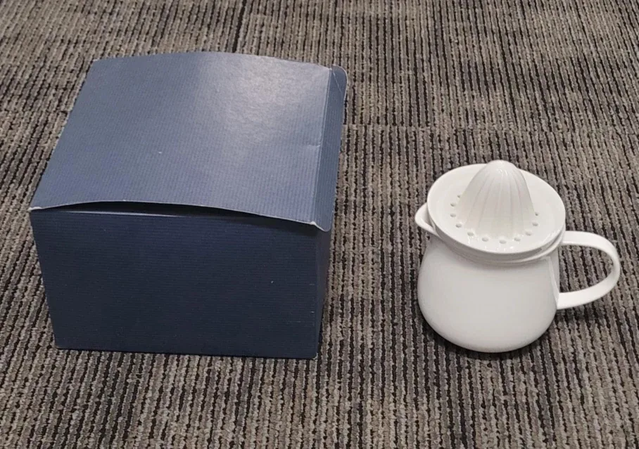 Ceramic Citrus Juicer thumbnail